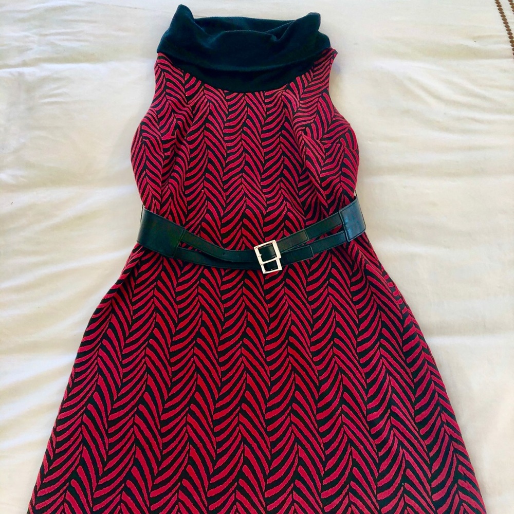Ali Ra size 4 belted chevron dress